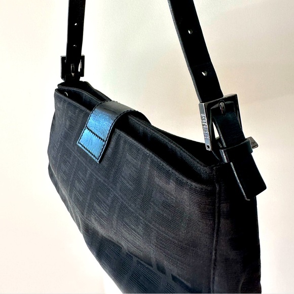 SOLD‼️Fendi Vintage Baguette Shoulder Bag Black - Picture 6 of 12
